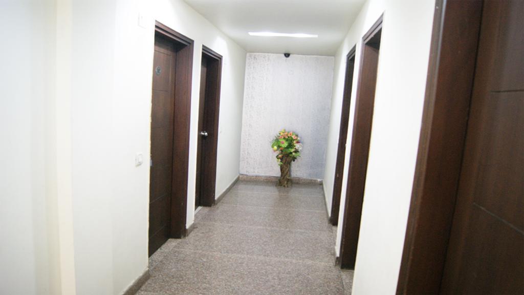 Airport Hotel Daya Capitol Neu-Delhi Exterior foto