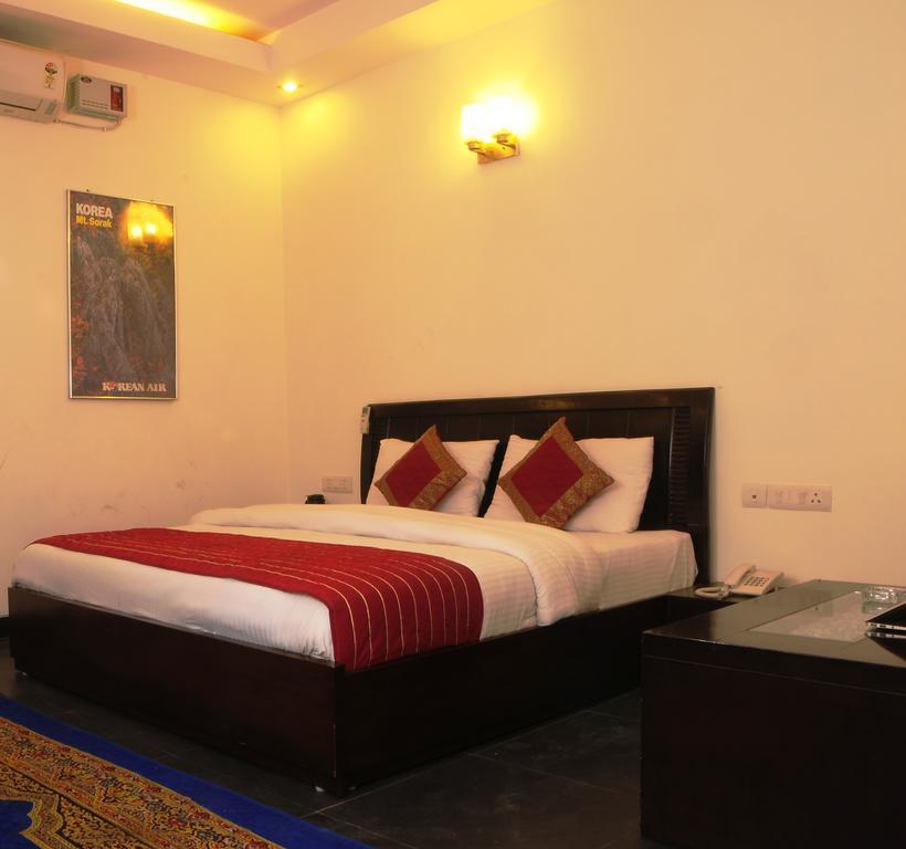 Airport Hotel Daya Capitol Neu-Delhi Exterior foto