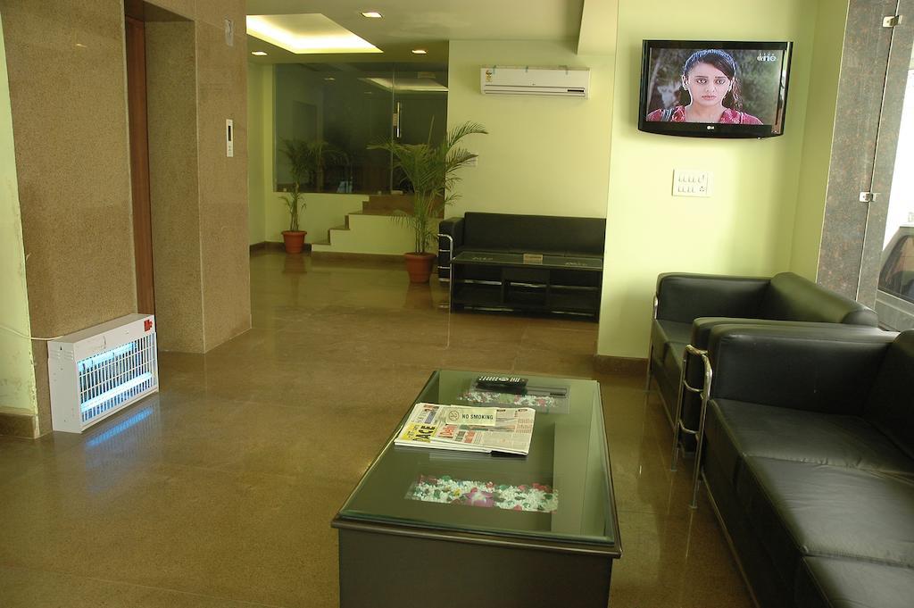 Airport Hotel Daya Capitol Neu-Delhi Exterior foto
