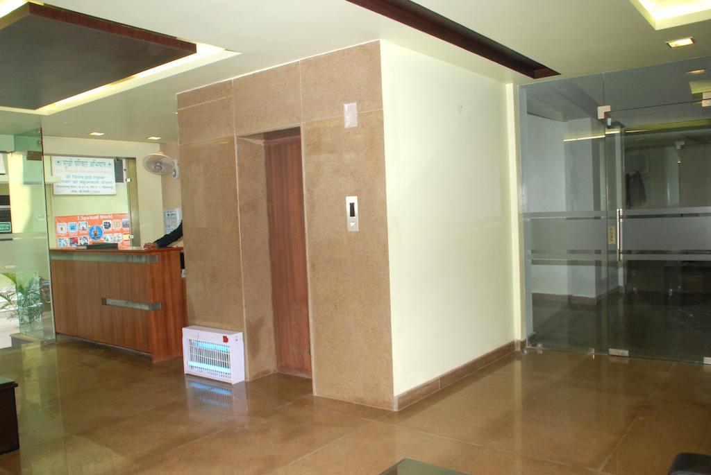 Airport Hotel Daya Capitol Neu-Delhi Exterior foto