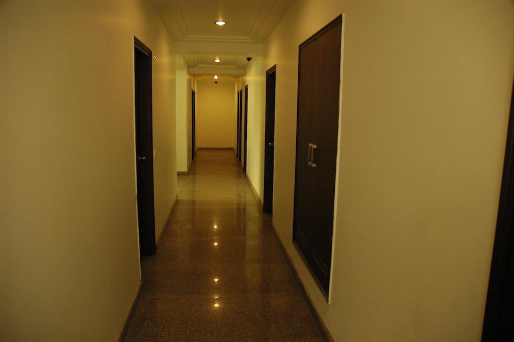 Airport Hotel Daya Capitol Neu-Delhi Exterior foto