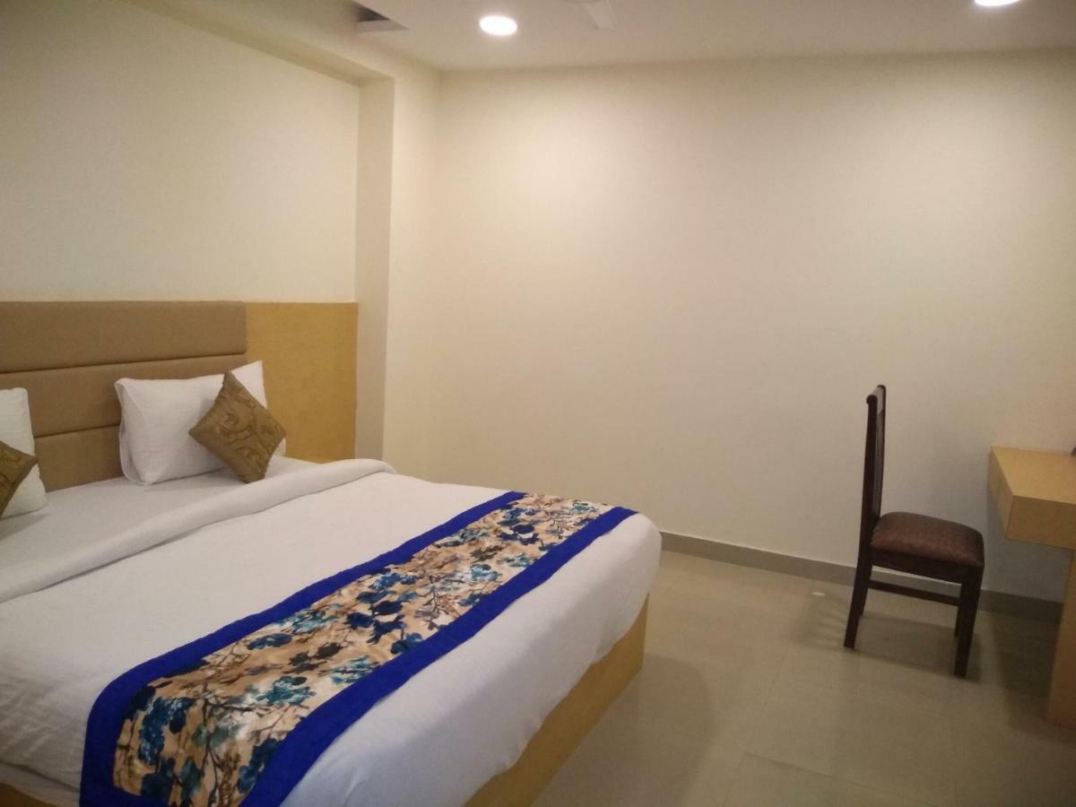 Airport Hotel Daya Capitol Neu-Delhi Exterior foto