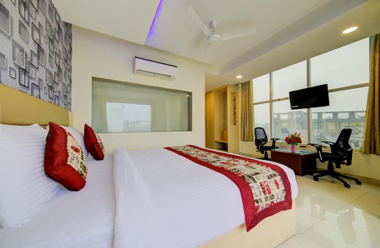 Airport Hotel Daya Capitol Neu-Delhi Exterior foto