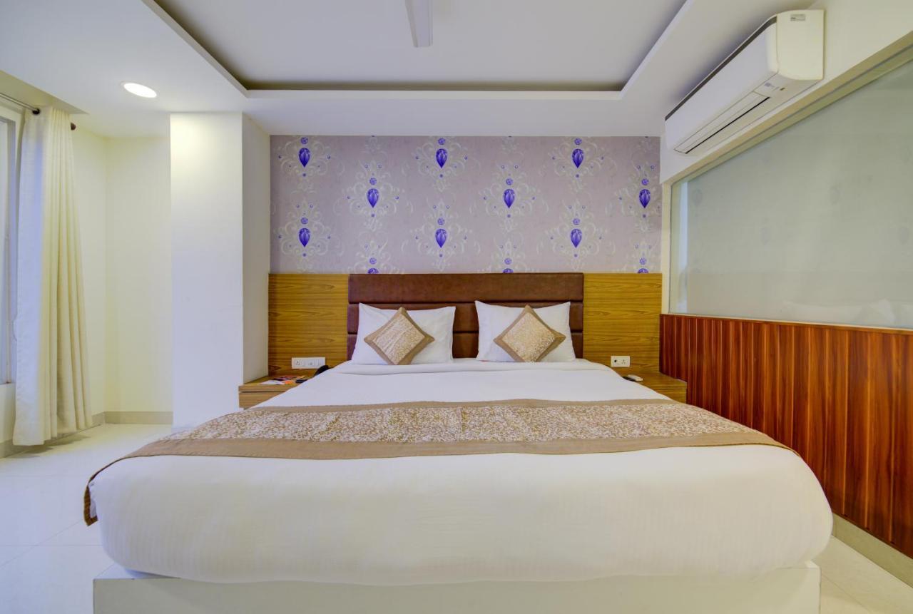 Airport Hotel Daya Capitol Neu-Delhi Exterior foto