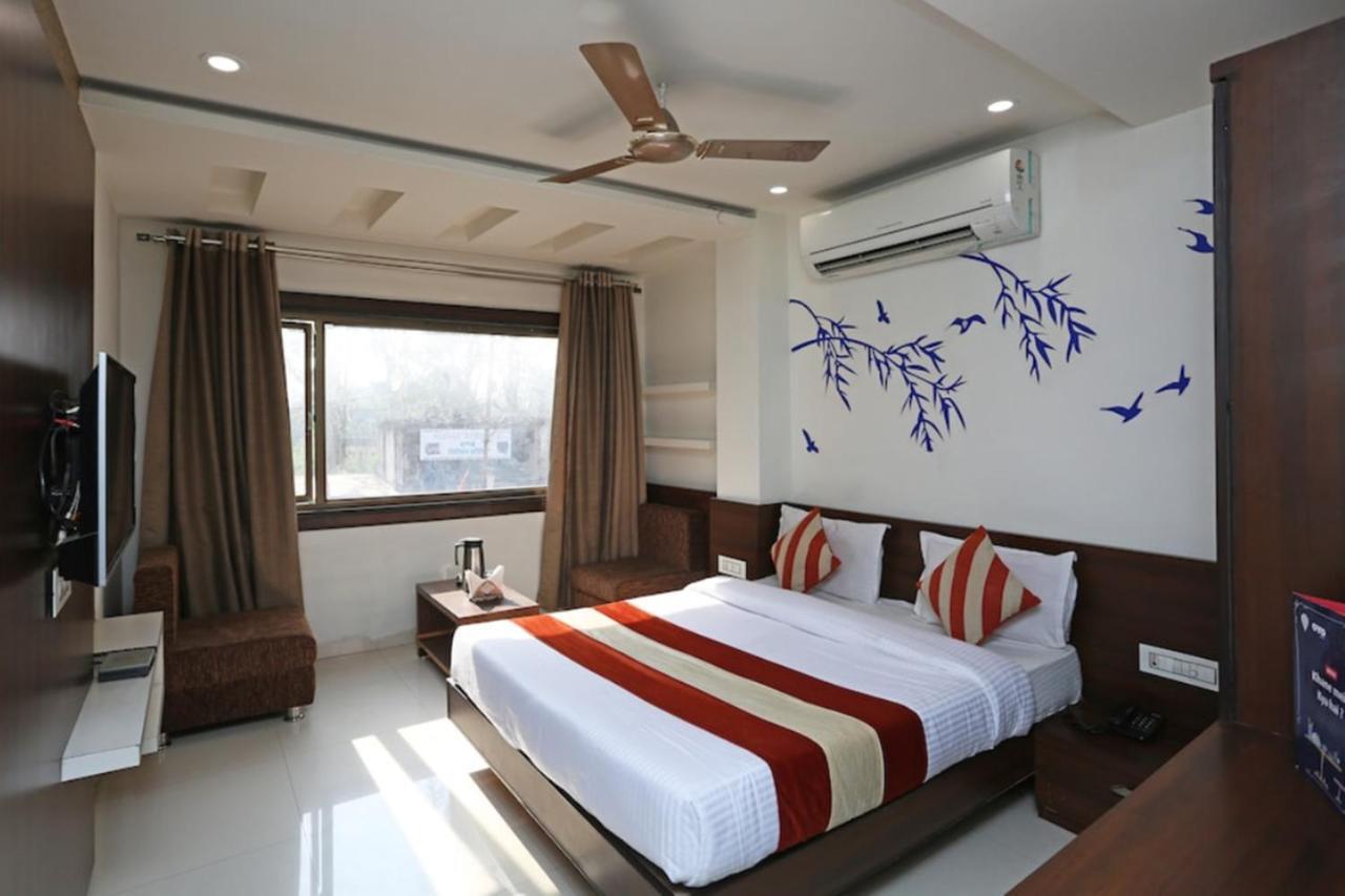 Airport Hotel Daya Capitol Neu-Delhi Exterior foto